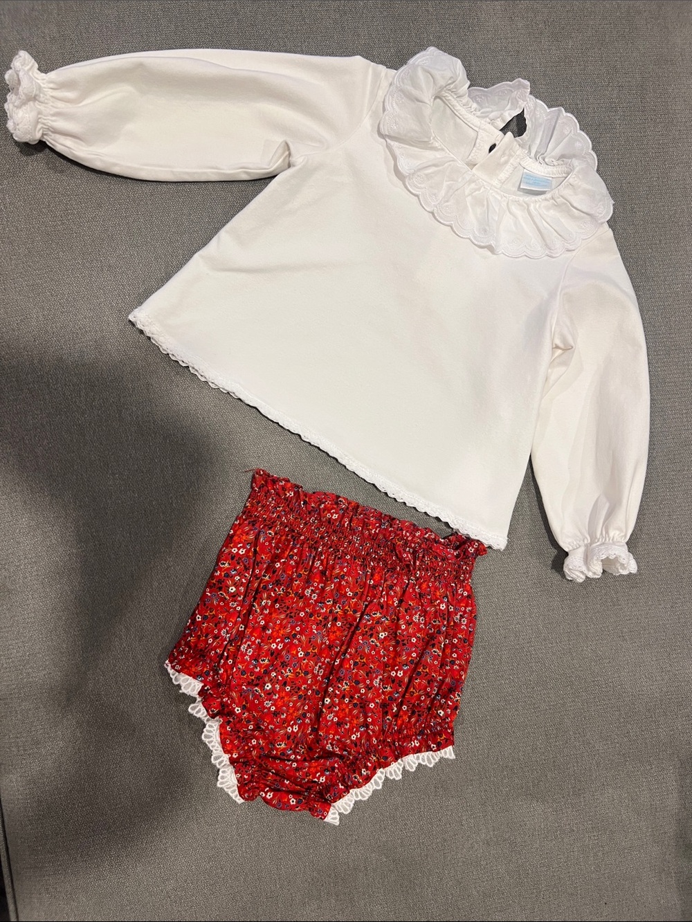 Edgehill Collection White Ruffle Collar Top & Red Floral Bloomer Shorts